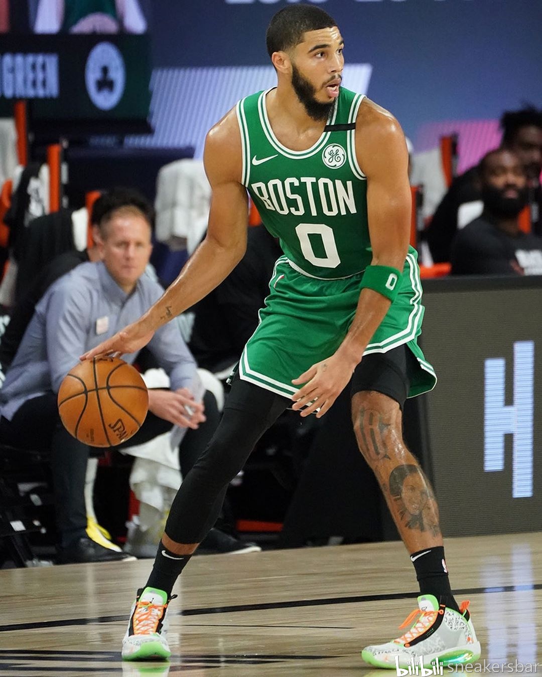 右侧形成三 右侧形成三